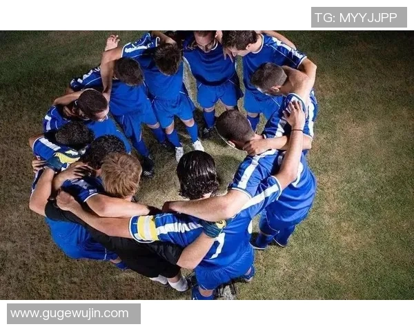 重庆足球队在世界杯中的耐力表现引发热议展现出顽强拼搏精神与团队合作能力